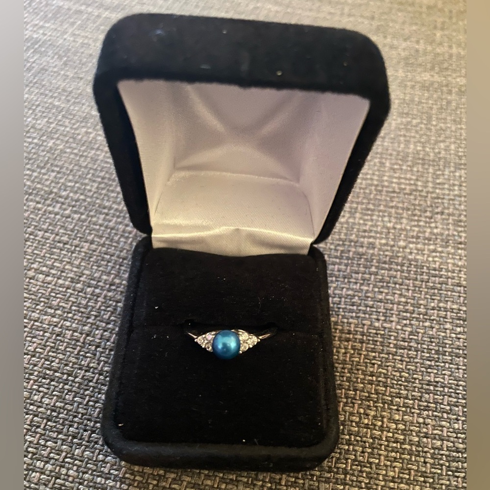 Simple Elegance Ring with Blue Cultured Pearl